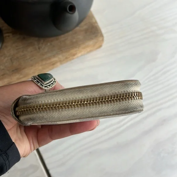 Louis Vuitton long zippy wallet - Picture 6 of 17